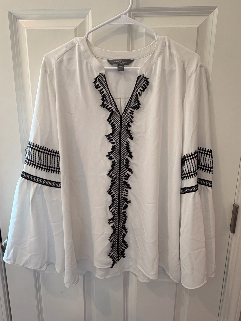 Market & Spruce White and Black Blouse Size XXL